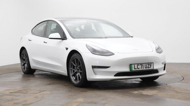 TESLA MODEL 3