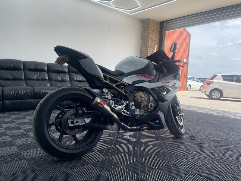 BMW S1000RR